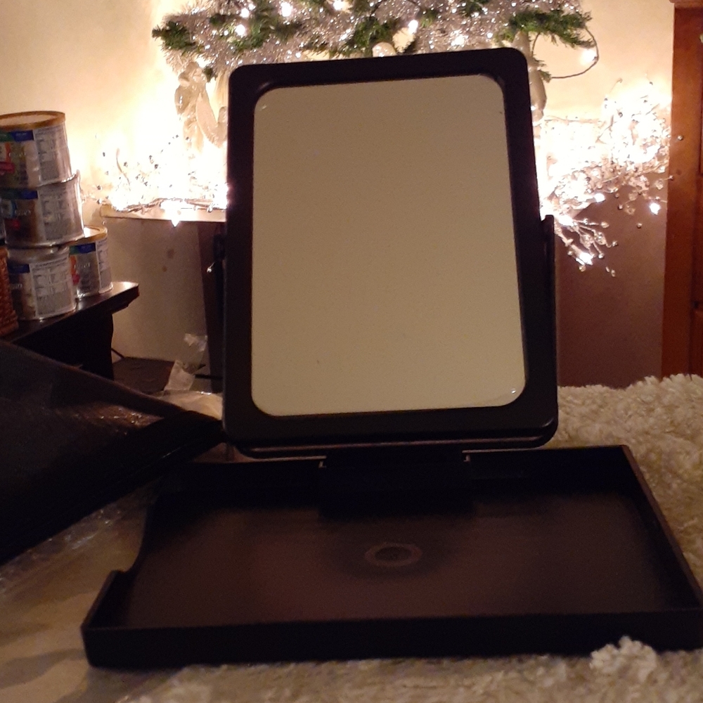 2 pcs Mirror with Tray, New in Mesh Pouch